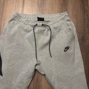 Nike tech jogger gray